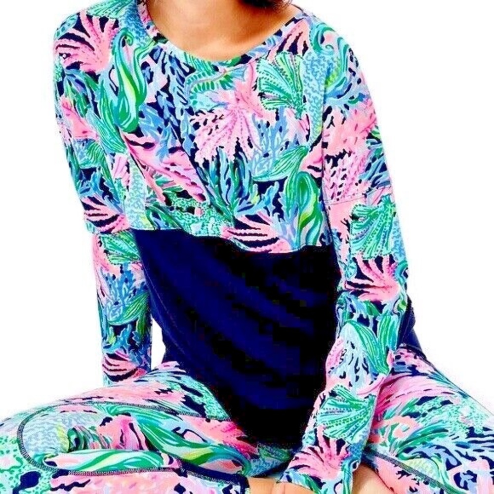 NWOT Lilly Pulitzer Finn Top Women’s Medium Bringing Mermaid Back High Tide Navy